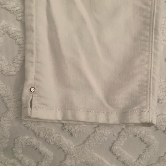 WHBM Slim Crop - Picture 5 of 6